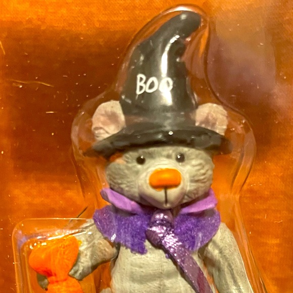 Hallmark Itty Bitty Halloween Bear Merry Ministure - Picture 1 of 7